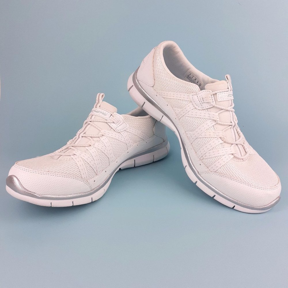 Skechers Flex Womens Gratis Strolling, White/Silver shoes Size 9